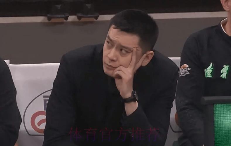 杨鸣透露下场只有2外援，辽媒透露亨特OUT，场均仅3.8分真没用！